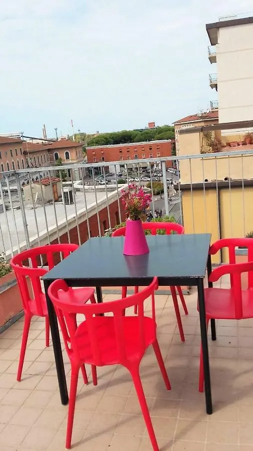 B&B Colombo Pisa 3*,
